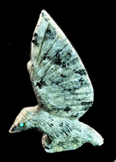 Travis Nieto(D) Bird Fetish Zuni Indian Stone Carving