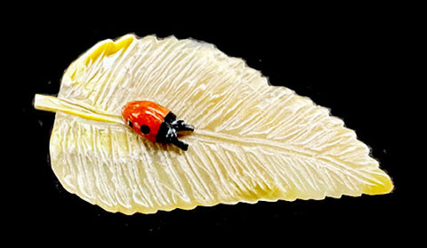 Jeff Shetima Lady Bug and Leaf Fetish Zuni Indian Shell Insect Carving